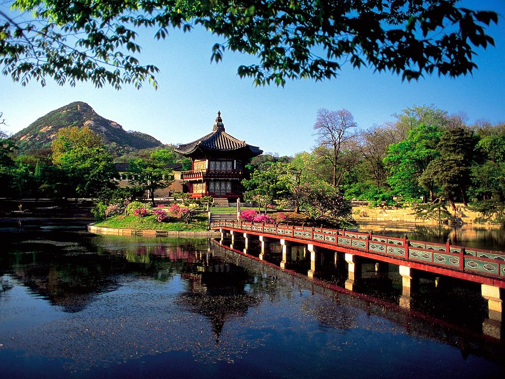 Hyangwonjong Pavilion, Lake Seoul, South Korea